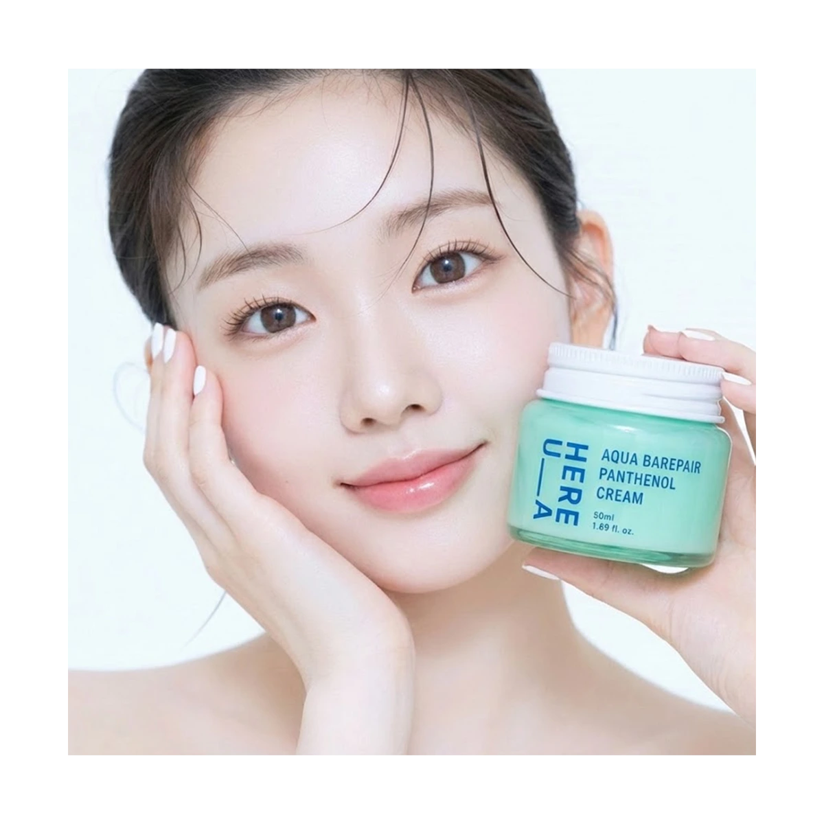 Une hydratation durable sans alourdir la peau. Enrichie en Houttuynia Cordata et Aquaxyl®, cette crème stabilise l'écosystème cutané et maintient l'eau dans les tissus.