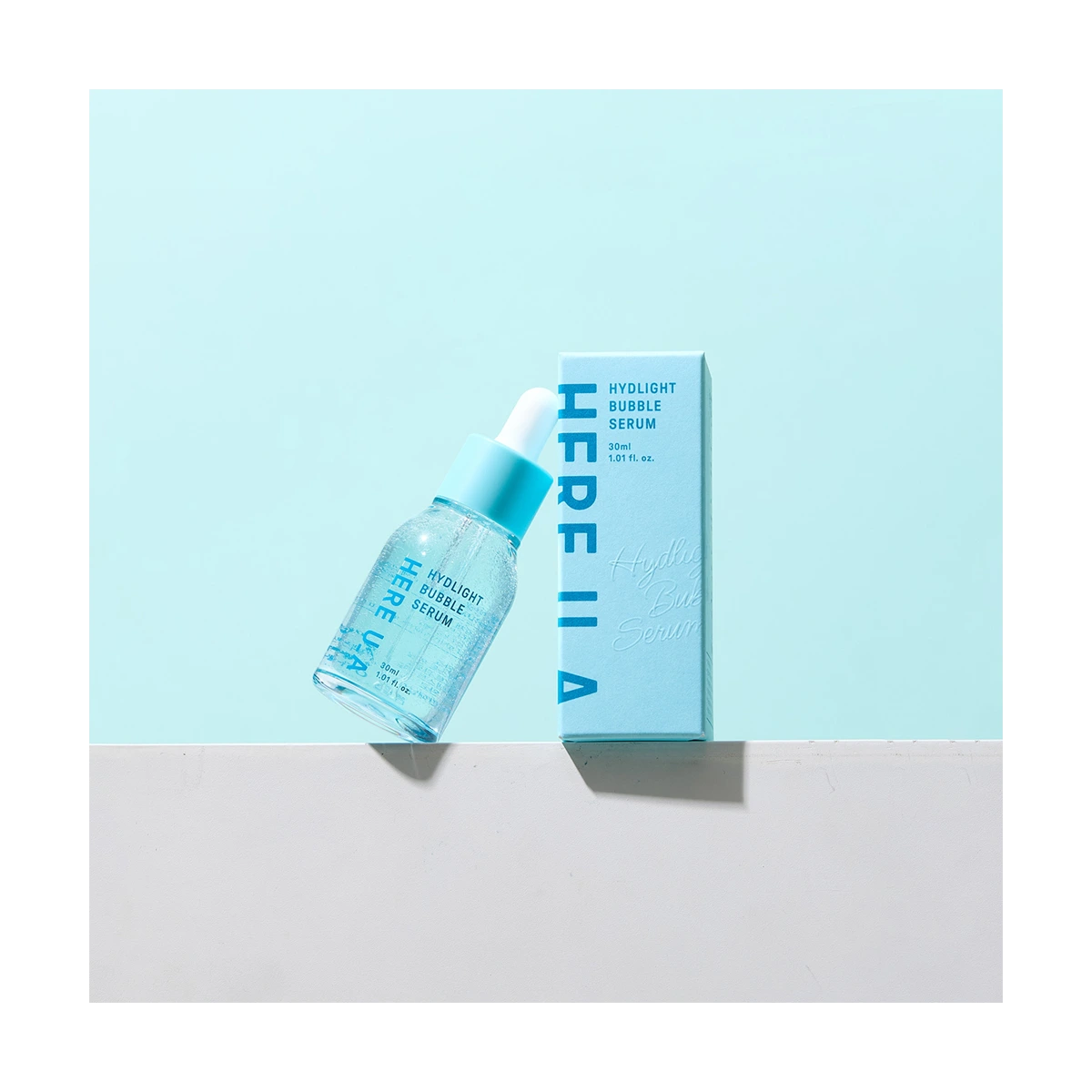 Calmez instantanément les tiraillements avec HERE U_A®. Une association de Panthénol et Centella Asiatica pour réparer et protéger les peaux les plus sensibles.