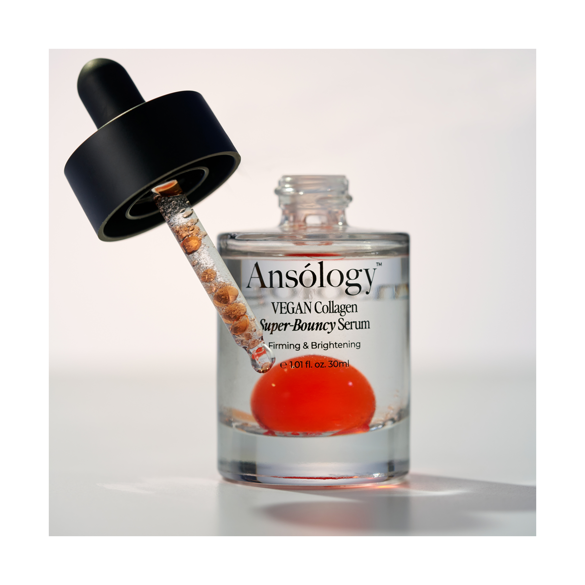 Redensifiez votre peau avec le Sérum Phyto-collagène™ Ansólogy®. Une formule aux facteurs biomimétiques pour stimuler le collagène et restaurer l'élasticité.
